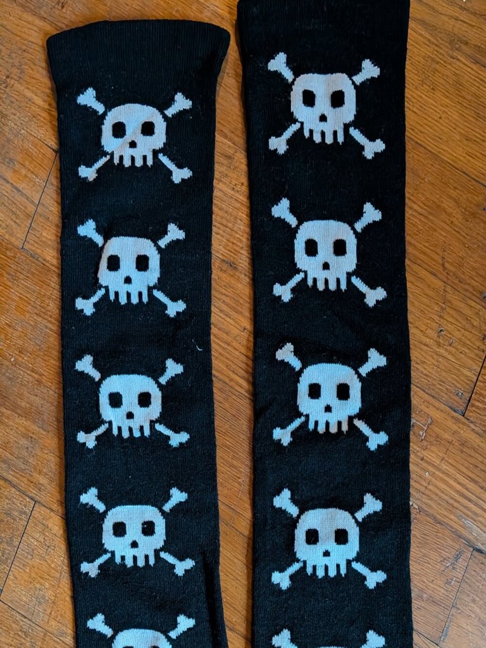 Y2K Hot Topic Skull Legwarmers Retro